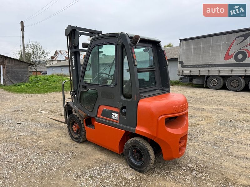 Вилочний навантажувач Nissan FD 2007 в Тячеві