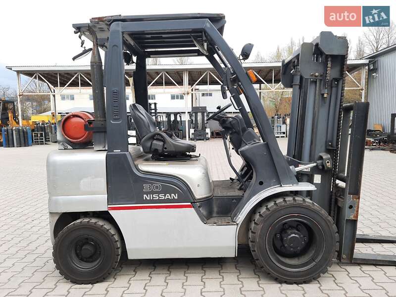 Вилочний навантажувач Nissan FG 2006 в Тернополі