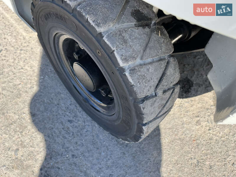 Вилочний навантажувач Nissan FG 2017 в Одесі