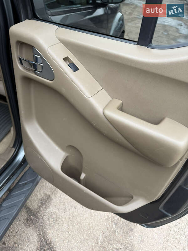 Пикап Nissan Frontier 2006 в Житомире фото 49 Пикап Nissan Frontier 2006 в Житомире