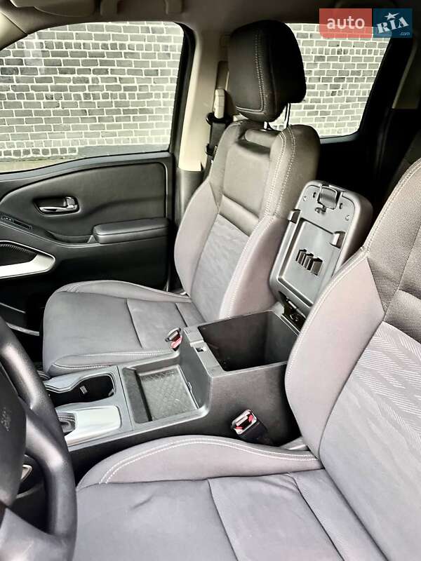 Пікап Nissan Frontier 2023 в Світловодську