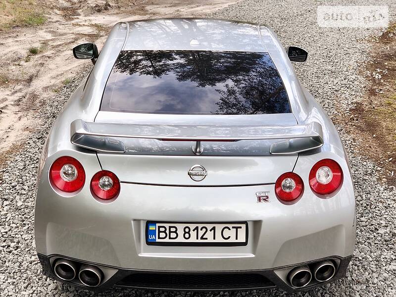 Купе Nissan GT-R 2008 в Києві
