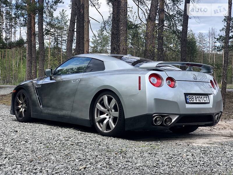 Купе Nissan GT-R 2008 в Києві