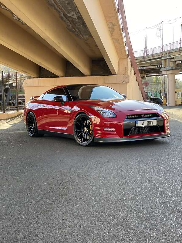 Купе Nissan GT-R 2012 в Одесі