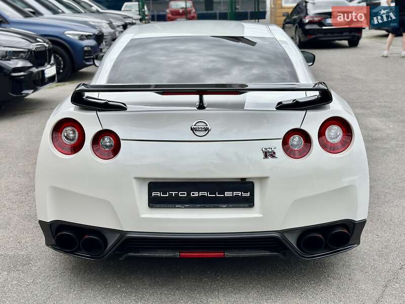 Купе Nissan GT-R 2013 в Києві