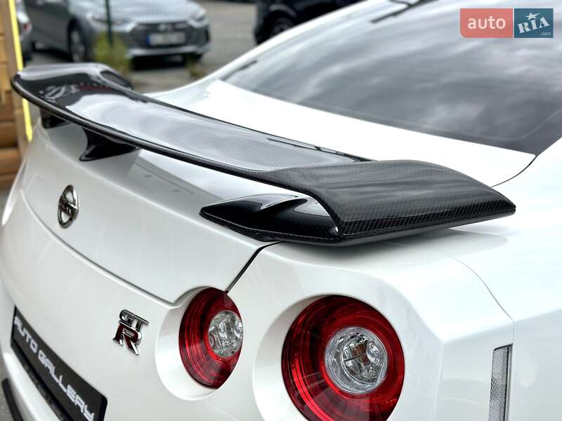 Купе Nissan GT-R 2013 в Києві