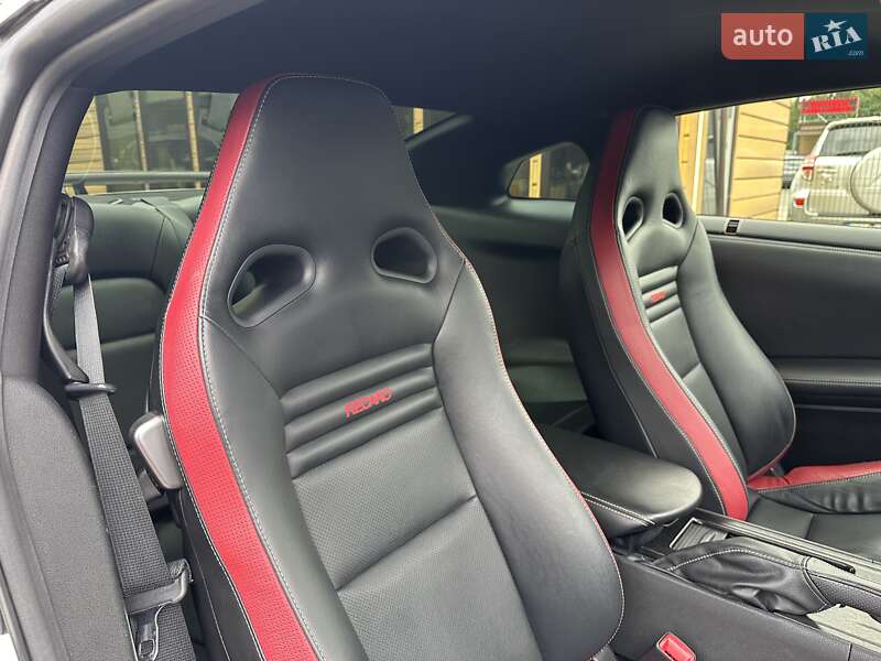 Купе Nissan GT-R 2013 в Києві