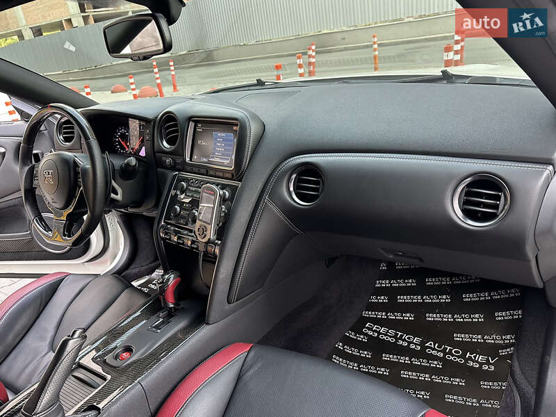 Купе Nissan GT-R 2013 в Києві