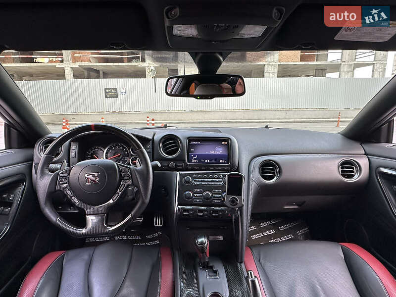 Купе Nissan GT-R 2013 в Києві