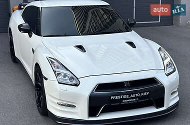 Купе Nissan GT-R 2013 в 