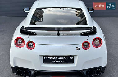 Купе Nissan GT-R 2013 в 