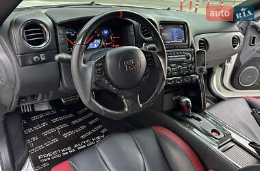 Купе Nissan GT-R 2013 в 