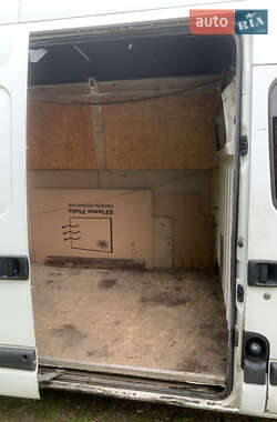 Грузовой фургон Nissan Interstar 2006 в 