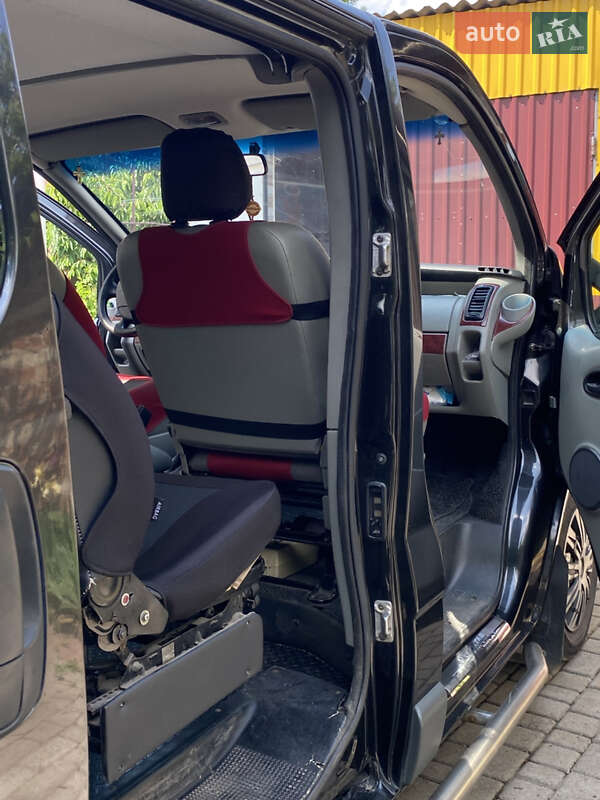 Мікроавтобус Nissan Interstar 2008 в Острозі