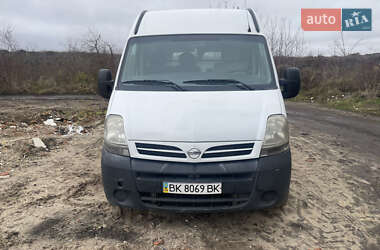 Грузовой фургон Nissan Interstar 2006 в Сарнах