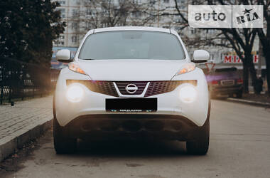 Позашляховик / Кросовер Nissan Juke 2013 в 