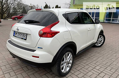 Позашляховик / Кросовер Nissan Juke 2013 в 