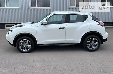 Позашляховик / Кросовер Nissan Juke 2016 в 