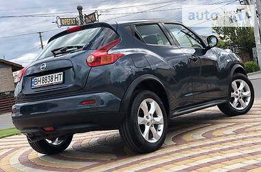 Позашляховик / Кросовер Nissan Juke 2012 в 