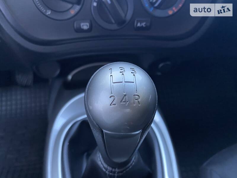 Позашляховик / Кросовер Nissan Juke 2018 в Києві фото 41 Позашляховик / Кросовер Nissan Juke 2018 в Києві