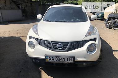 Позашляховик / Кросовер Nissan Juke 2012 в 