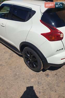 Внедорожник / Кроссовер Nissan Juke 2012 в 