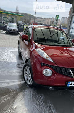 Внедорожник / Кроссовер Nissan Juke 2012 в Обухове