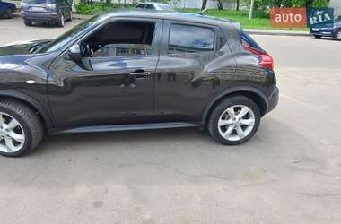 Позашляховик / Кросовер Nissan Juke 2010 в 