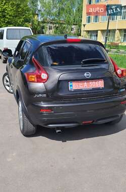 Позашляховик / Кросовер Nissan Juke 2010 в 