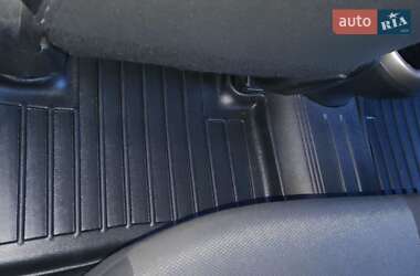Позашляховик / Кросовер Nissan Juke 2010 в 