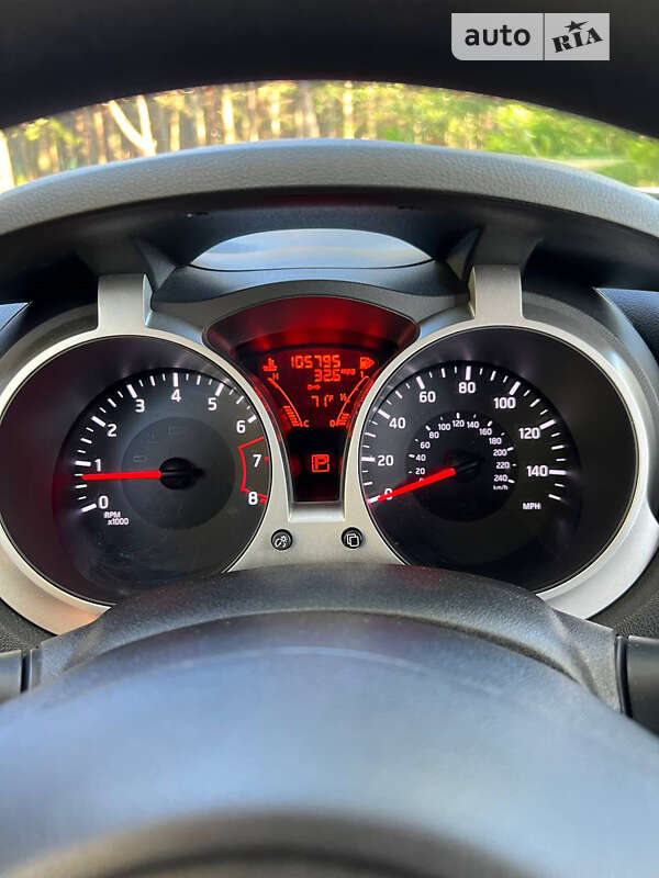 Позашляховик / Кросовер Nissan Juke 2015 в Ужгороді