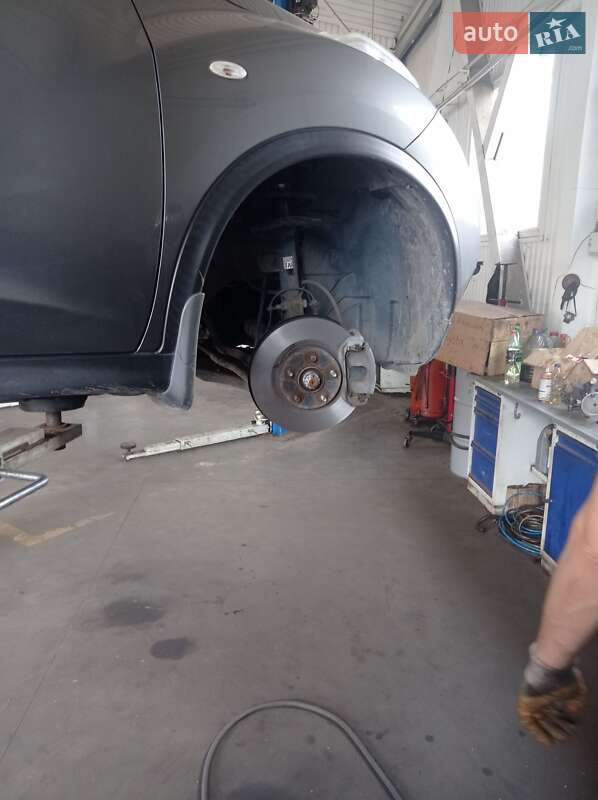 Внедорожник / Кроссовер Nissan Juke 2013 в Запорожье фото 3 Внедорожник / Кроссовер Nissan Juke 2013 в Запорожье