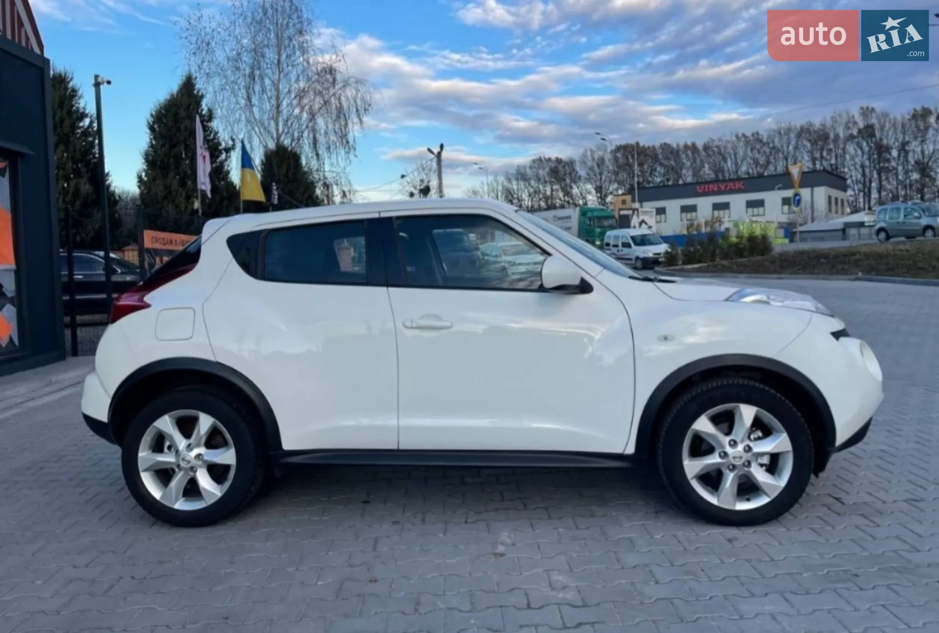 2011 Nissan Juke - мініатюра 2