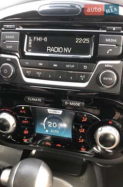 Внедорожник / Кроссовер Nissan Juke 2017 в 