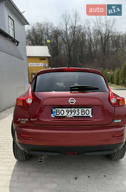Позашляховик / Кросовер Nissan Juke 2010 в 