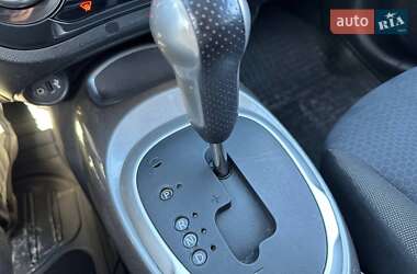 Внедорожник / Кроссовер Nissan Juke 2011 в 