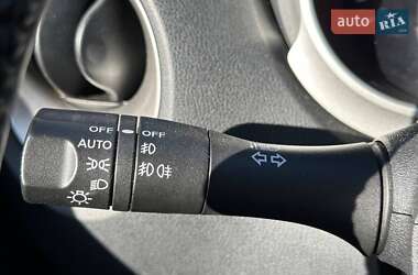 Внедорожник / Кроссовер Nissan Juke 2011 в 