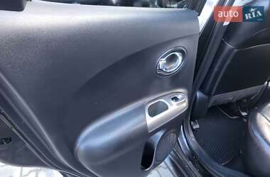 Внедорожник / Кроссовер Nissan Juke 2011 в 