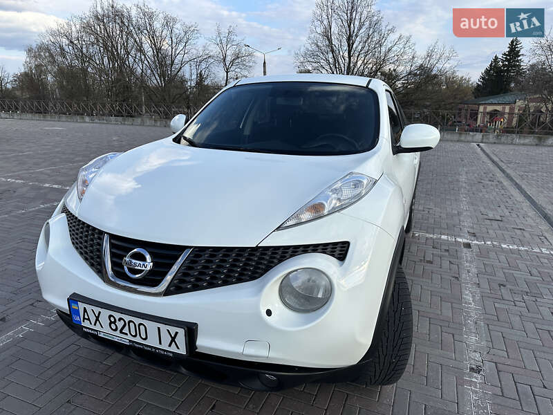 Внедорожник / Кроссовер Nissan Juke 2013 в 