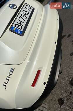 Внедорожник / Кроссовер Nissan Juke 2011 в 