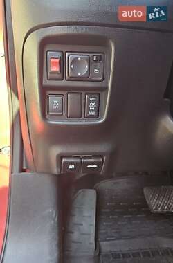 Внедорожник / Кроссовер Nissan Juke 2011 в 