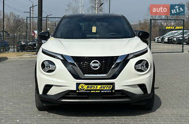Внедорожник / Кроссовер Nissan Juke 2022 в 