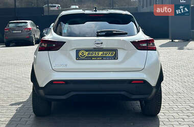 Внедорожник / Кроссовер Nissan Juke 2022 в 