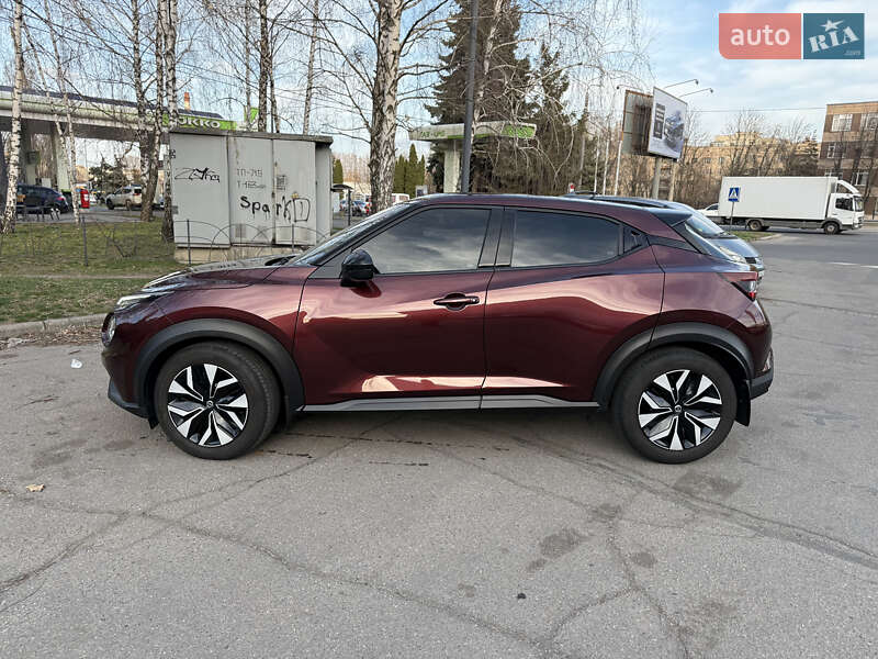 Внедорожник / Кроссовер Nissan Juke 2021 в 
