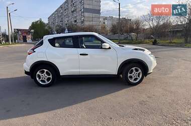 Внедорожник / Кроссовер Nissan Juke 2017 в 