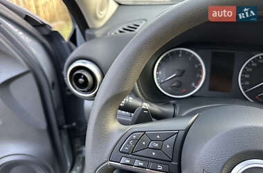 Позашляховик / Кросовер Nissan Juke 2022 в 