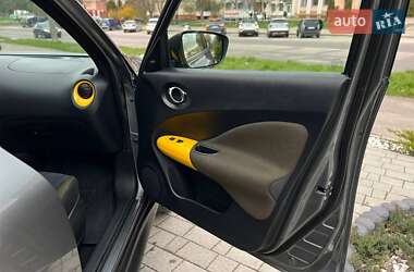 Внедорожник / Кроссовер Nissan Juke 2017 в 
