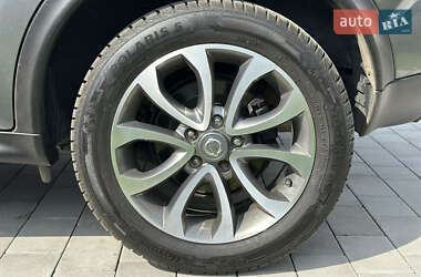 Позашляховик / Кросовер Nissan Juke 2013 в 