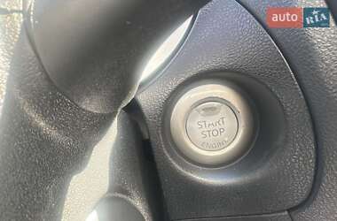 Внедорожник / Кроссовер Nissan Juke 2012 в 