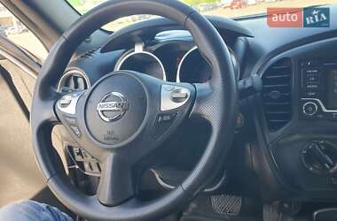 Позашляховик / Кросовер Nissan Juke 2016 в 